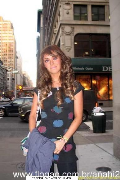 a7 poze cu anahi